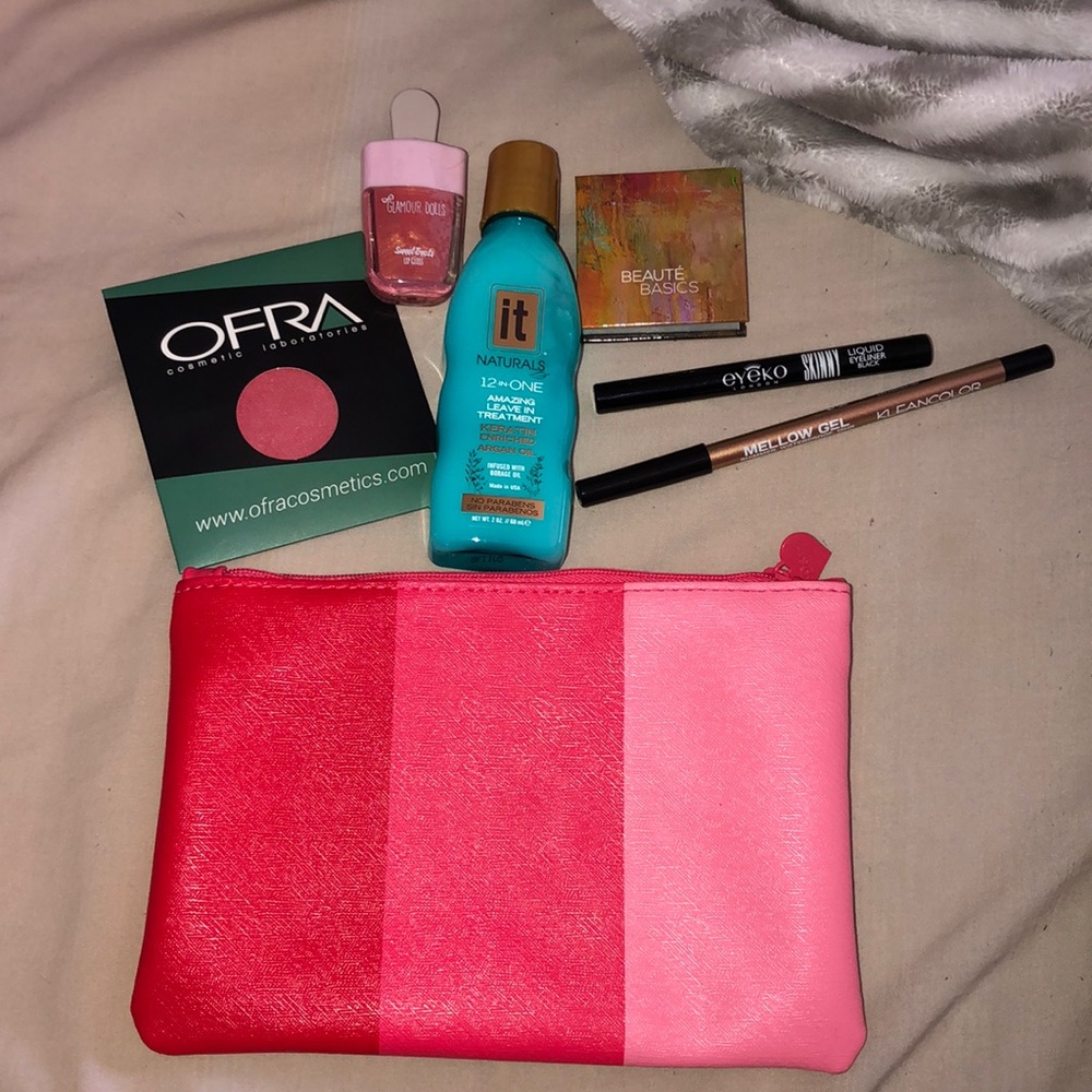 Makeup bundle